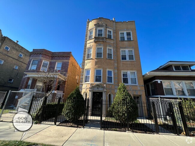 Building Photo - Remodeled East Albany Park Apts! Unit 4664-2M