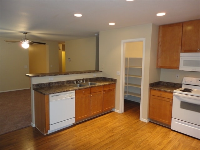 9222 W Elm St