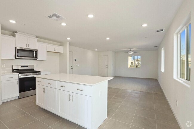 Building Photo - Brand new house ready to be your next home