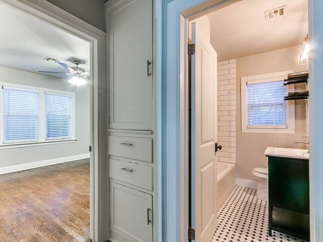 Photo - 1117 NW 28th St