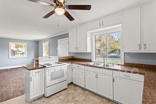 Photo - 914 Ranch Farm Rd