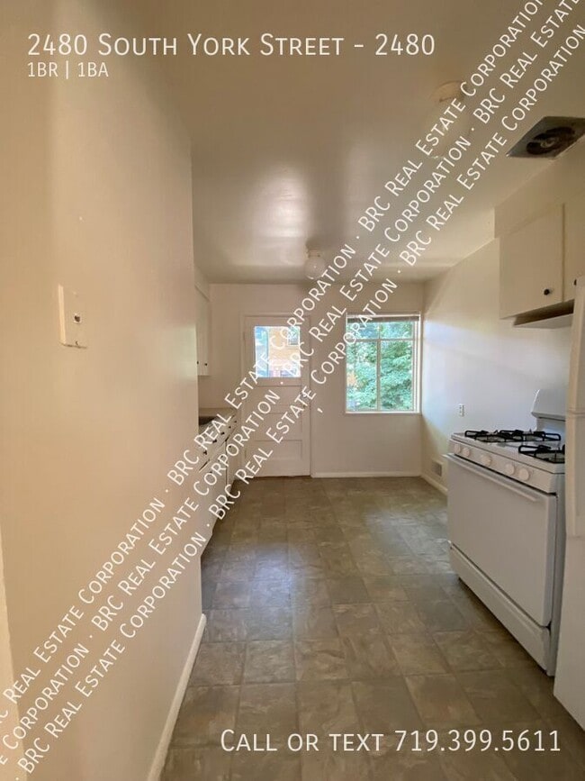 Photo - 2480 S York St Apartamento Unidad 2480