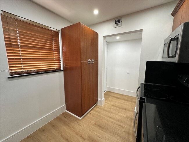 Photo - 10425 SW 112th Ave Unit 324