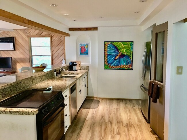 Photo - 16142 Spring Branch Trail Unit B