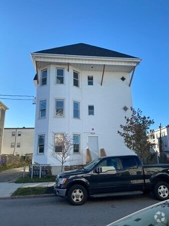 Building Photo - 86 Beetle St Unit 1R Rental