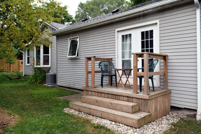 Photo - 2 Bedroom Single Family Home in Dundas