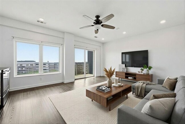 Building Photo - 4361 S Congress Ave Unit 526