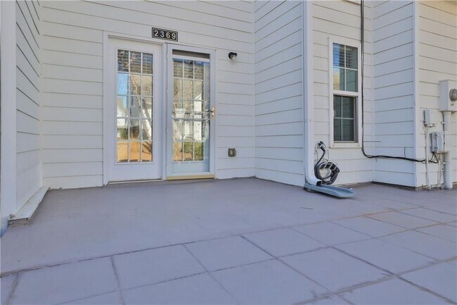 Photo - 2369 Suwanee Pointe Dr