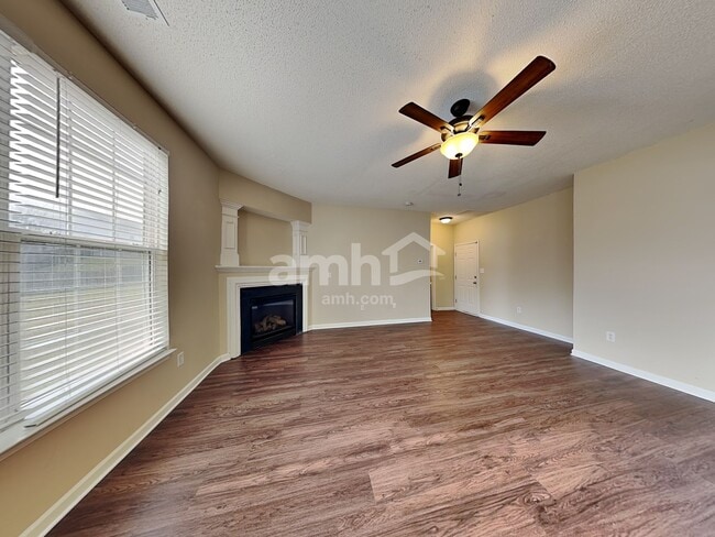 Photo - 435 Wrayhill Dr