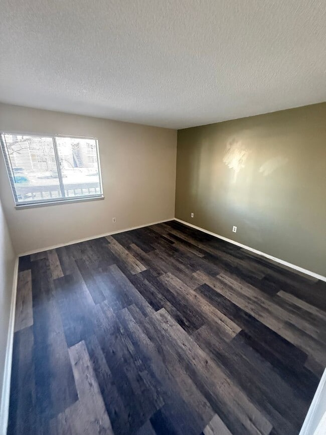 Photo - Updated first-floor condo - 1 bed 1 bath Unit 10-102