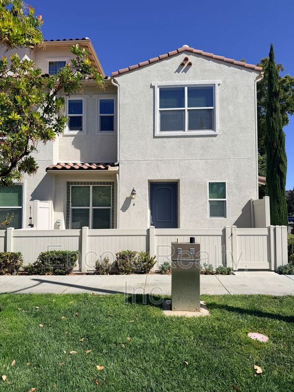 1520 Santa Carolina Rd Unit 6