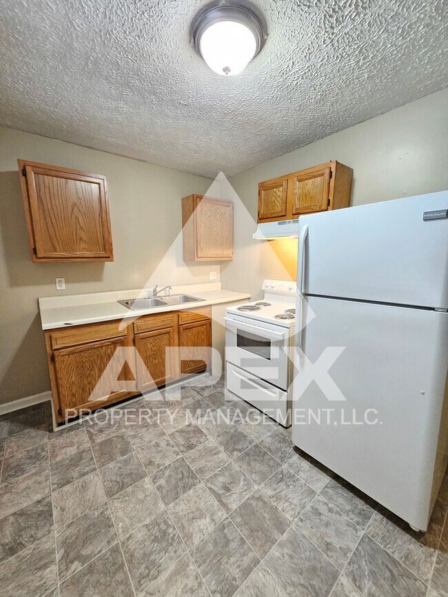 Photo - MOVE-IN SPECIAL, $1 RENT!! - Spacious 2-Bd / 1-Ba Apartment - In South Knoxville! Unidad Apt #2