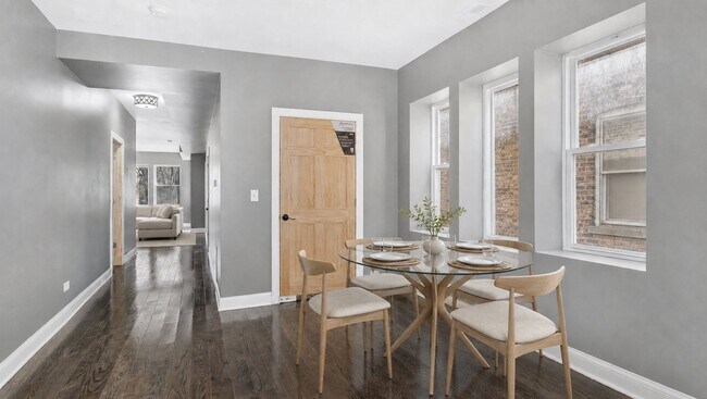 846 N Hamlin Ave Unit 2