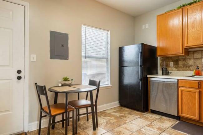 Photo - 1524 E Fairmount Ave