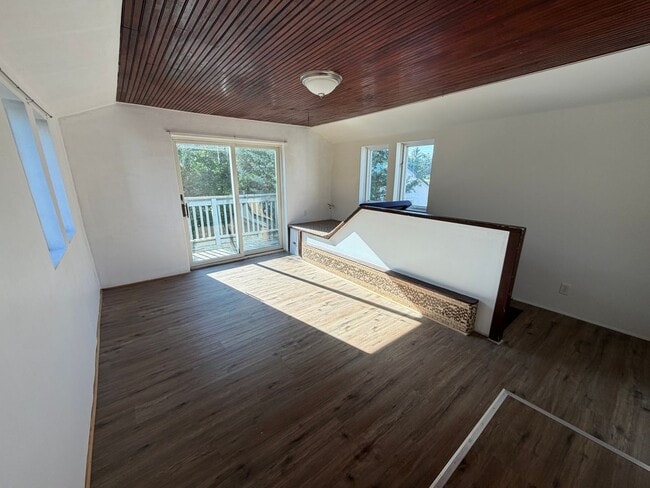 705 McLean Ave Unit 705 1/2