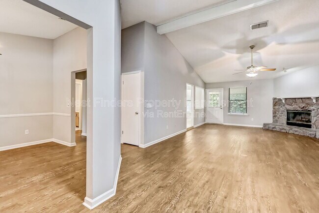 Photo - 10460 Roxbury Ln