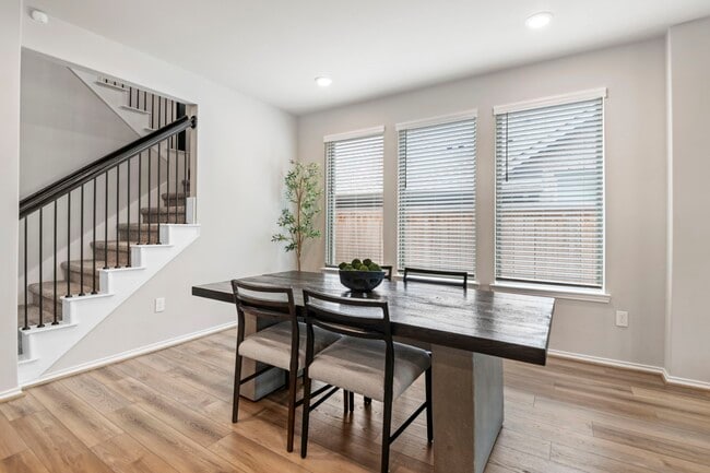 Building Photo - 21631 Cascades Pass Ct