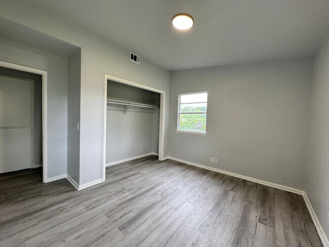 Photo - Spacious Open 3 Bedroom Home