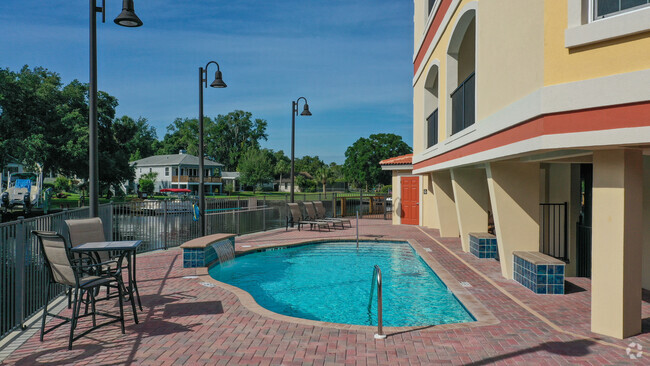 Pool - Stonehaven at Main Street Apartments