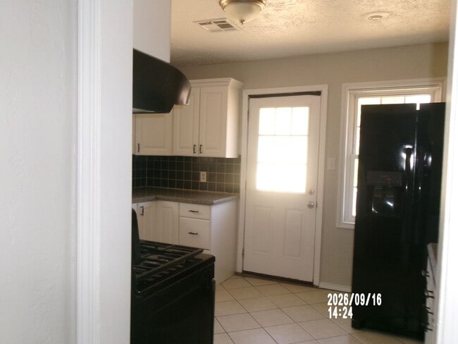 1612 NW 25th St