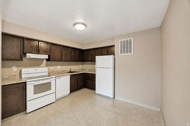 Photo - 240 E 400 N