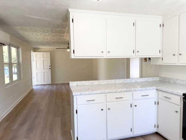 Photo - For Rent – $1,100/month | 2 Bed | 1 Bath Unit 2966 Old Shelby Rd
