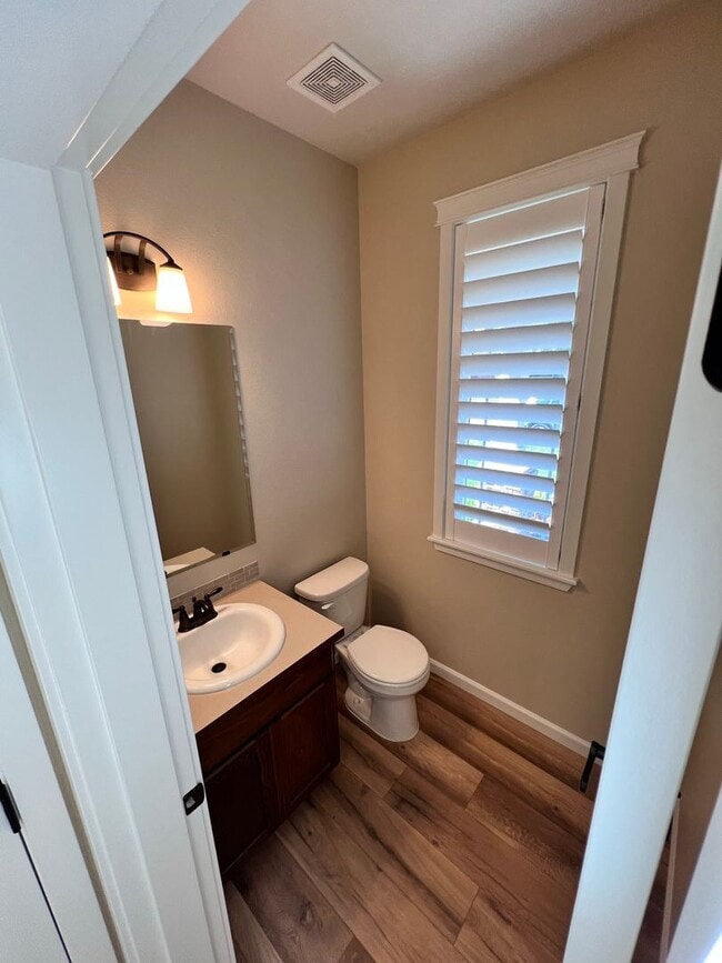 Photo - Stunning 5 bedroom W/Bed & Full Bath on Main Floor