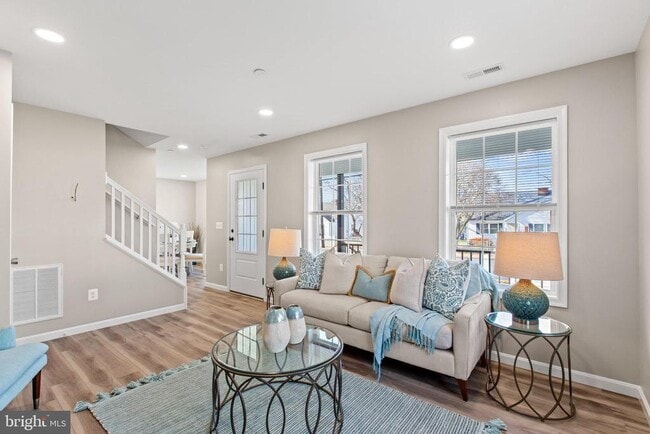 Photo - 41573 Church St