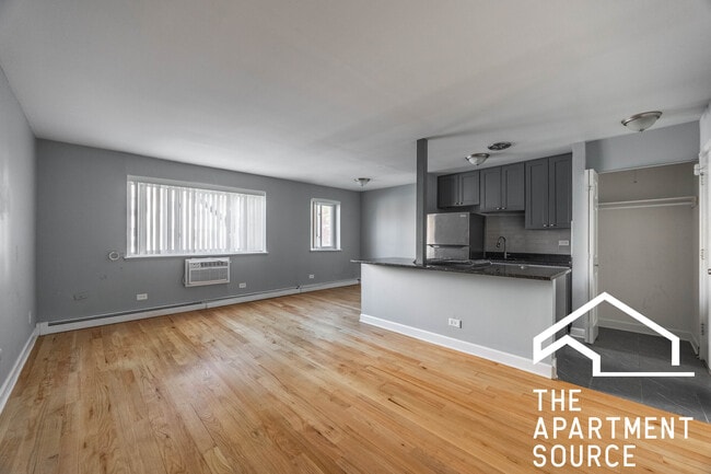 Building Photo - 663 W Grace St