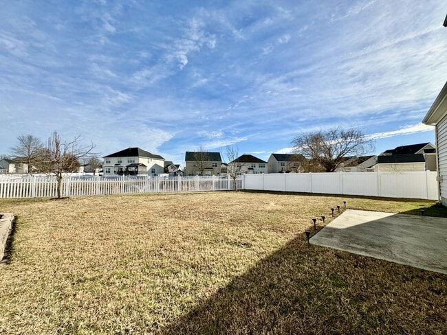 Photo - 4-Bedroom Home Ready 07-10-26!! Gourmet Kitchen - Fenced Backyard - Pet Friendly!