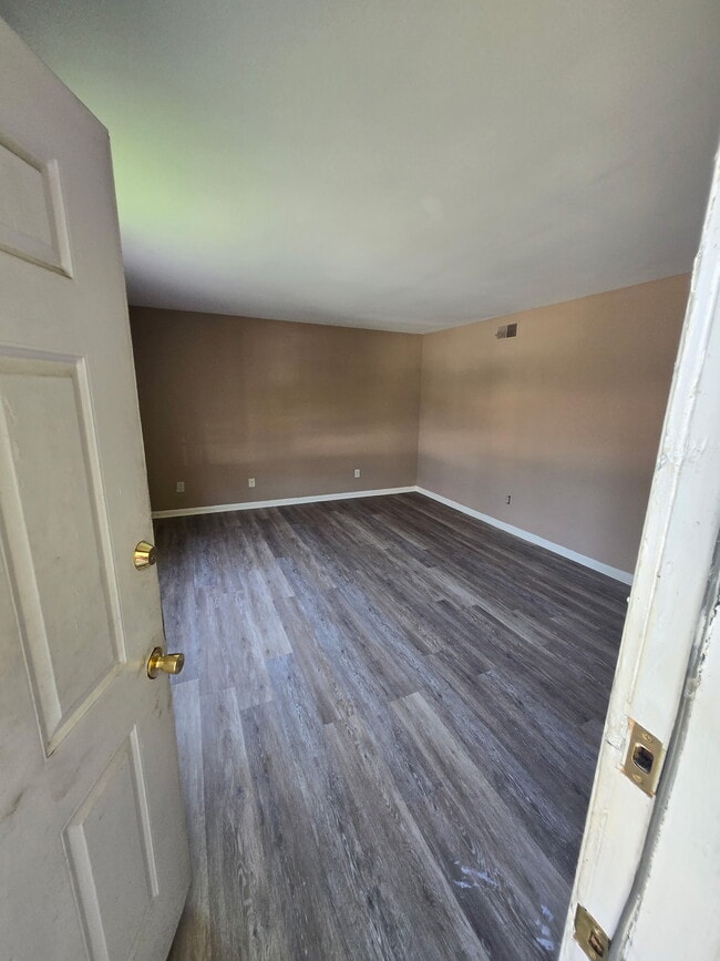Photo - Cottonwood Apartments