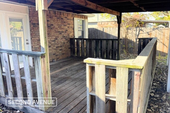 Photo - 416 Woodcrest Way