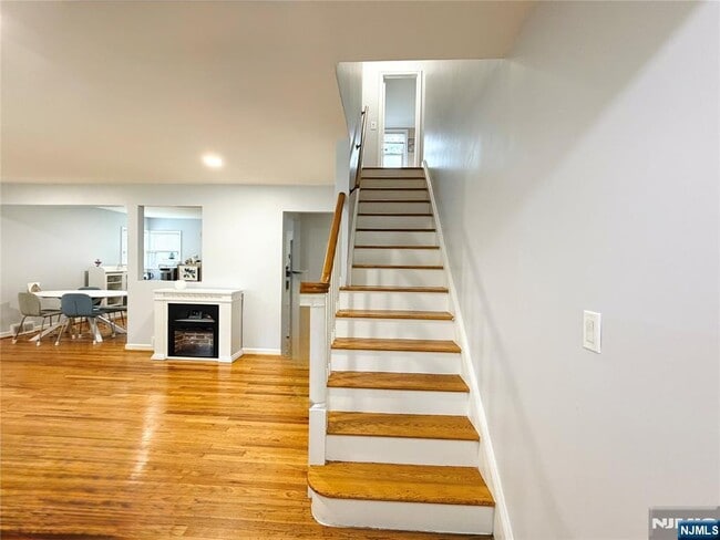 Photo - 34-02 Lenox Dr