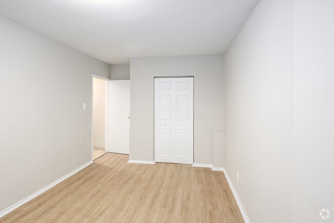 2 Bdrm - 30 Speers Road Apartments