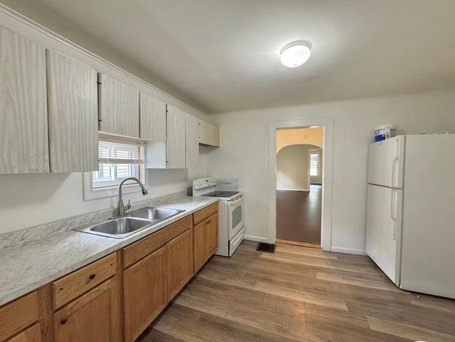 Photo - 900-902-902 S Plymouth Ave Apartment Unit 902 South Plymouth Avenue
