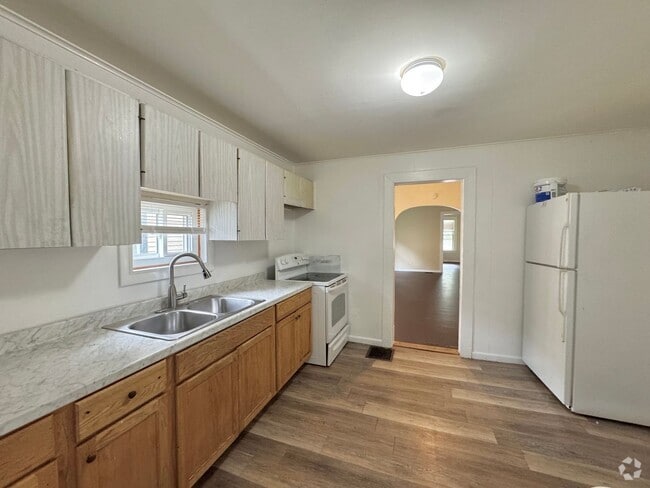 Building Photo - 900-902 South Plymouth Avenue Unit 902 South Plymouth Avenue Rental