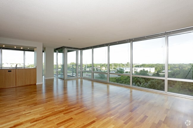 Floor to ceiling windows | Skokie Apartments for rent | Optima Old Orchard Woods