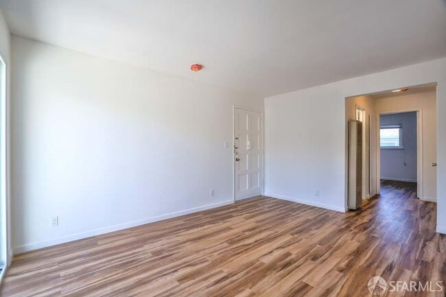 Building Photo - 46728 Crawford St