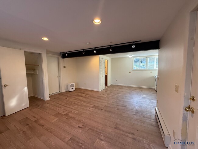Photo - 4250 E Lake Rd Unidad 3