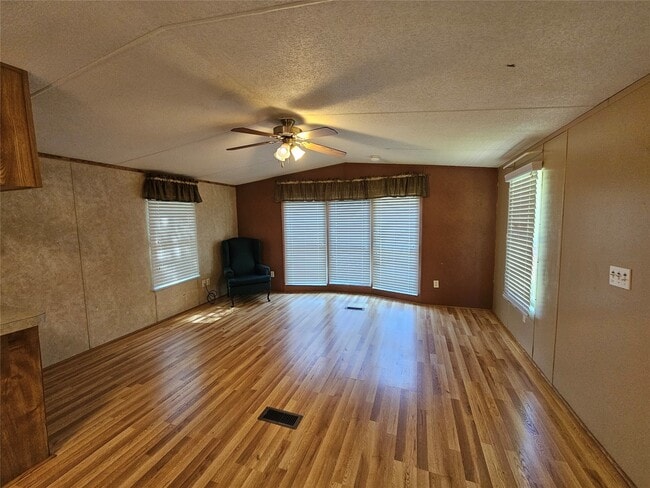 Photo - 1324 S Walker Rd