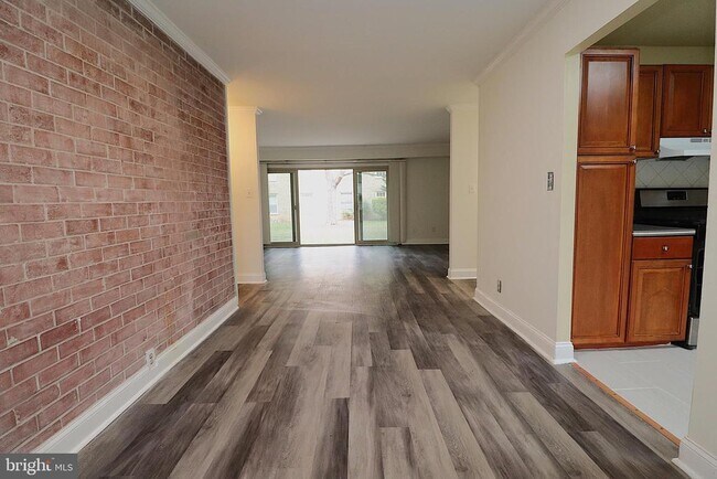 Photo - 6010 Westchester Park Dr Unit T2