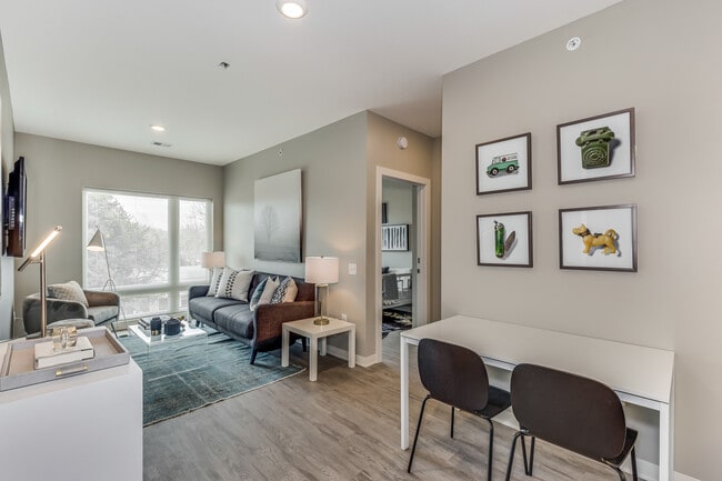 Seventeenth Apartments