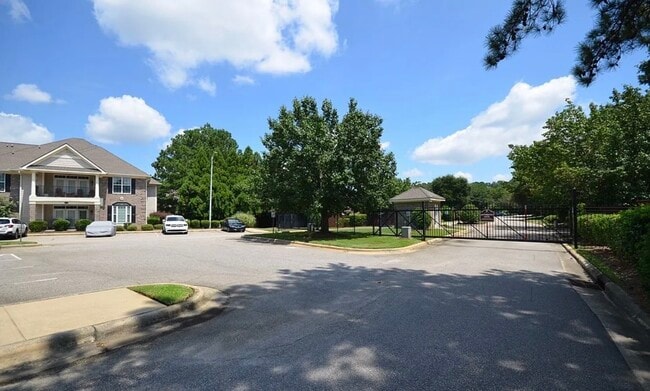 Entrada cerrada - 1931 Dante Ln Unidad #104