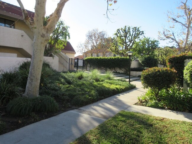 Building Photo - Duggan Property Management, Inc presents this 3BR +2.5 bath in Encino Village Townhomes