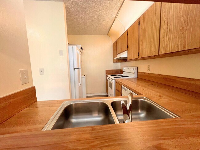 Photo - 843 Twin Lakes Dr Unit 30B