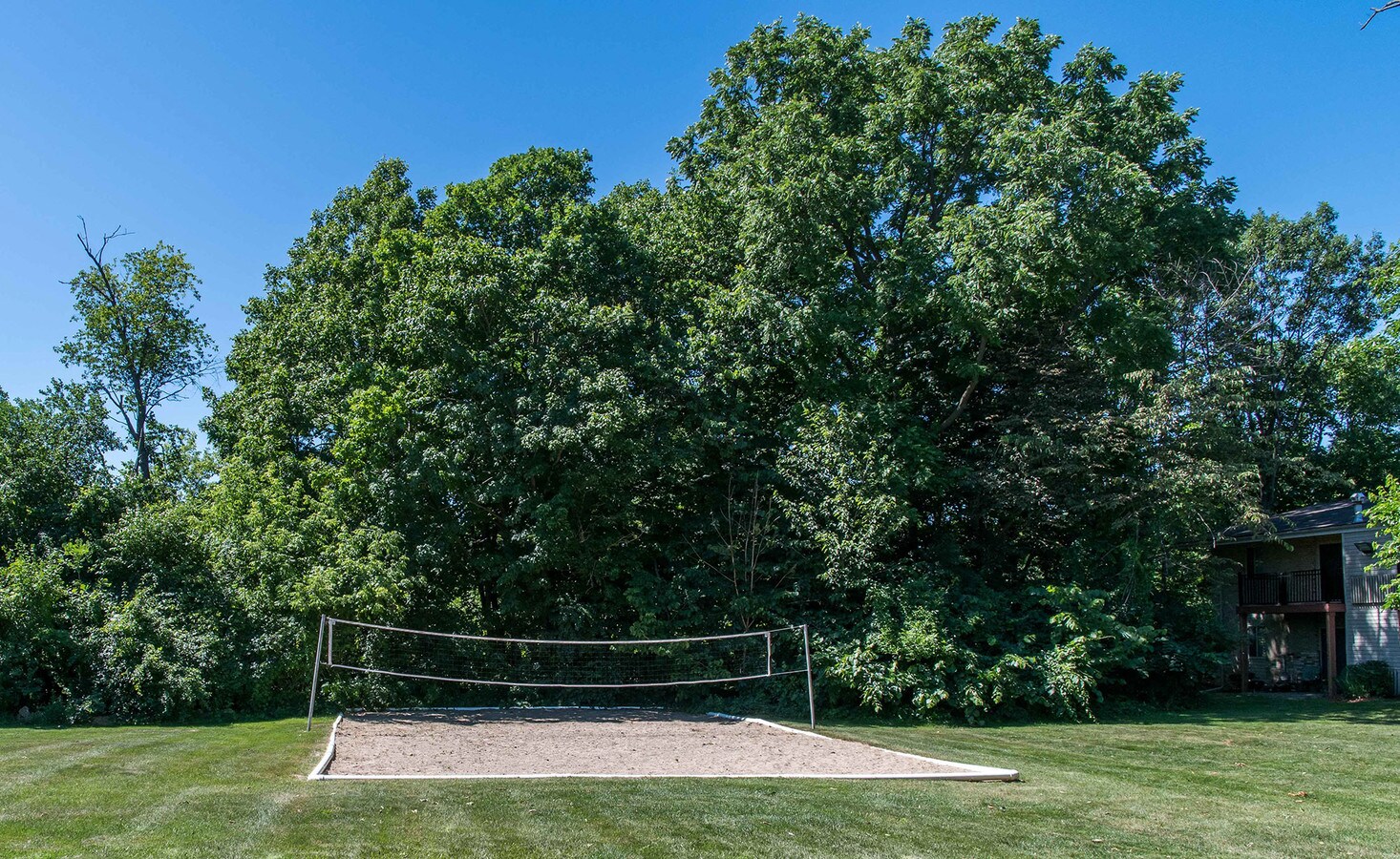 Sand Volleyball - Spruce Knob Apartments