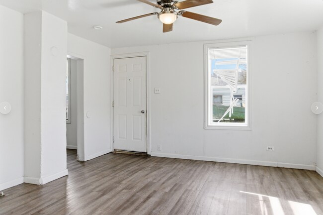 Photo - 87 N 800 W St