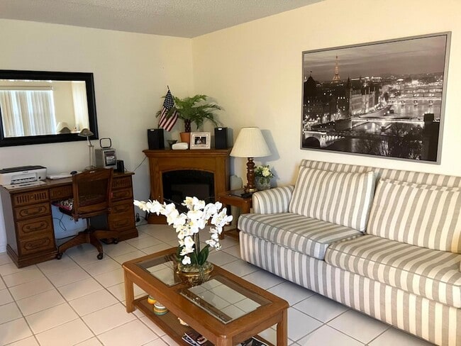 Photo - 283 Durham E Unit 283