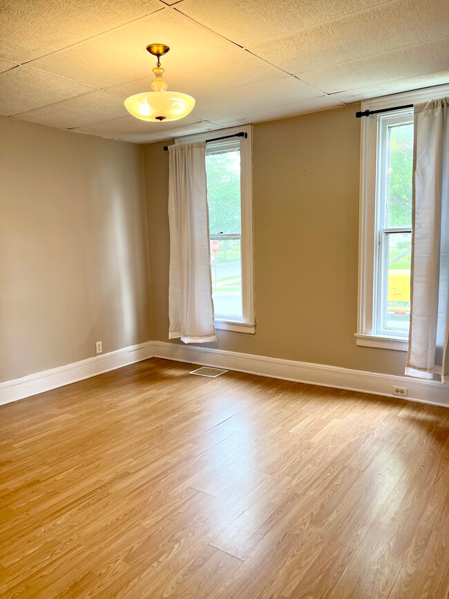 Living Room - 300 S William St Unit 1st Floor Front
