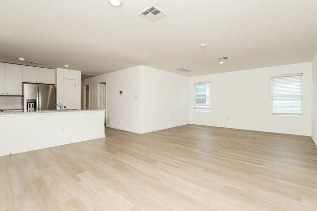 Photo - 3 bedroom 2 bathroom home located 8.5 miles from Lackland AFB